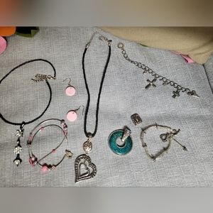 BUNDLE OFF MIXED JEWELRY
